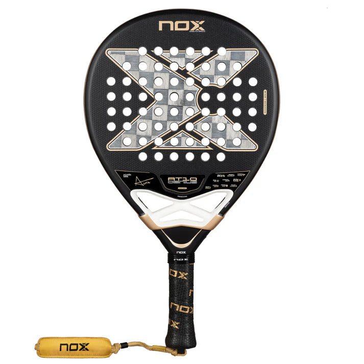 Pala de Padel Nox AT10 Genius 18K Alum 2026 + Tarro de pelotas +Overgrip + Protector