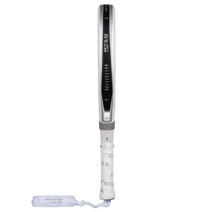 Pala de Padel Nox AT10 Genius Attack 12K Alum XTREM 2026 + Tarro de pelotas +Overgrip + Protector