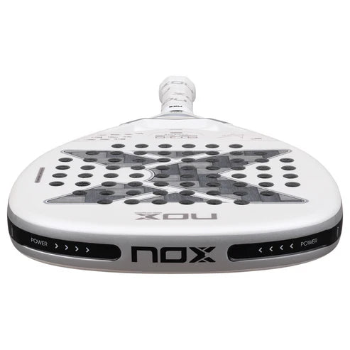 Pala de Padel Nox AT10 Genius Attack 12K Alum XTREM 2026 + Tarro de pelotas +Overgrip + Protector