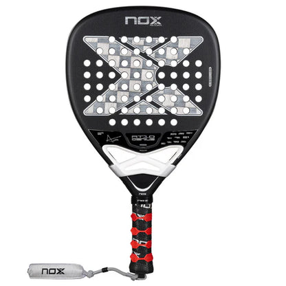 Pala de Padel Nox AT10 Genius Attack 18K Alum 2026 + Tarro de pelotas +Overgrip + Protector