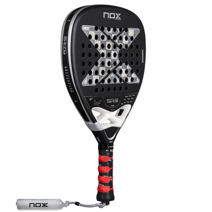 Pala de Padel Nox AT10 Genius Attack 18K Alum 2026 + Tarro de pelotas +Overgrip + Protector