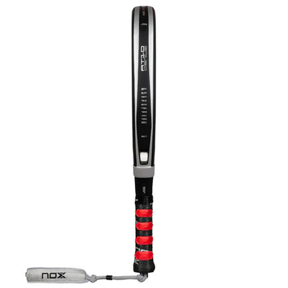 Pala de Padel Nox AT10 Genius Attack 18K Alum 2026 + Tarro de pelotas +Overgrip + Protector