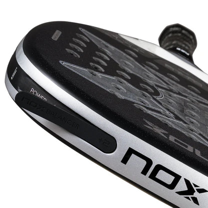 Pala de Padel Nox AT10 Genius Attack 18K Alum 2026 + Tarro de pelotas +Overgrip + Protector